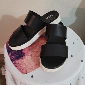MIA Sandals